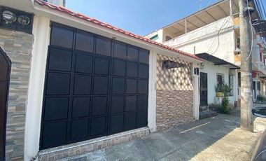 Casa en venta Las Orquídeas ingresando por la entrada al Jardín Botánico