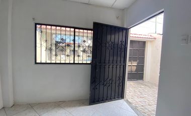 Casa en venta Las Orquídeas ingresando por la entrada al Jardín Botánico