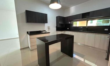 Casa en venta en Temozón Norte – 4 recamaras, gran terreno.