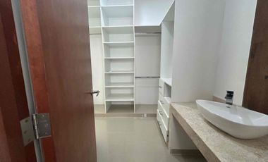 Casa en venta en Temozón Norte – 4 recamaras, gran terreno.