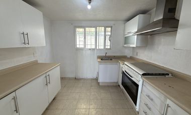 Casa en coto en RENTA en Los Olivos, Tlaquepaque.