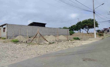 De oportunidad En Venta Terreno Frente a Entrada A Punta Blanca Santa Elena