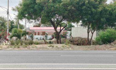 De oportunidad En Venta Terreno Frente a Entrada A Punta Blanca Santa Elena