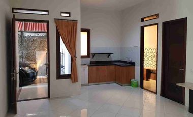 Rumah Luas Bisa Kantor  Parkir 5 Mobil Jagakarsa