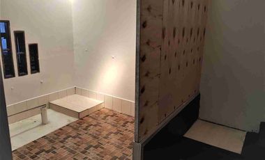 Rumah Luas Bisa Kantor  Parkir 5 Mobil Jagakarsa