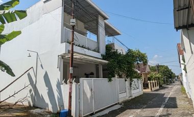 Rumah 2 Lantai Siap huni di utara Stadion Maguwo, dekat Jogja Bay dan SD Model