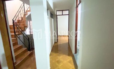 DEPARTAMENTO EN SEGUNDO PISO EN ALQUILER – CALLE ZELA 🏡
