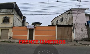 Se Vende Villa de 5 Dormitorios amplia de 270m2 de terreno cerca al ECU911