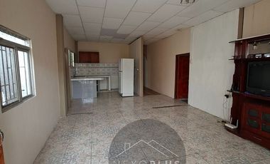 Se Vende Villa de 5 Dormitorios amplia de 270m2 de terreno cerca al ECU911