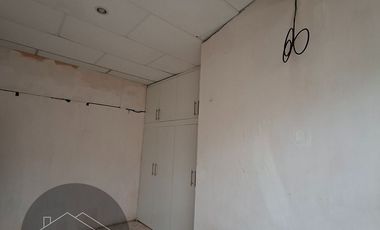 Se Vende Villa de 5 Dormitorios amplia de 270m2 de terreno cerca al ECU911