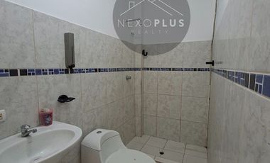 En Machala, Av. Onceava Norte se Vende Villa con losa para Proyección de otro piso