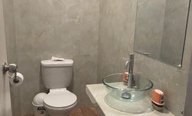 Alquiler de casita amoblada, dentro de condominio, perfecta para mudarse y sentirse en casa desde el primer dia.