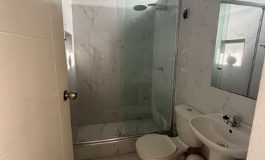 Alquiler de casita amoblada, dentro de condominio, perfecta para mudarse y sentirse en casa desde el primer dia.