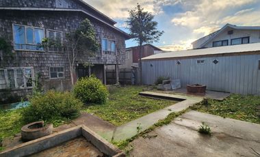 Imperdible Inversión en Castro: Casona de 19 Dormitorios frente a Mirador Chacabuco