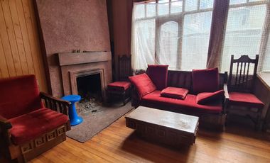 Imperdible Inversión en Castro: Casona de 19 Dormitorios frente a Mirador Chacabuco