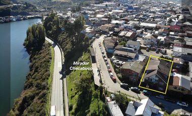 Imperdible Inversión en Castro: Casona de 19 Dormitorios frente a Mirador Chacabuco