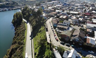 Imperdible Inversión en Castro: Casona de 19 Dormitorios frente a Mirador Chacabuco