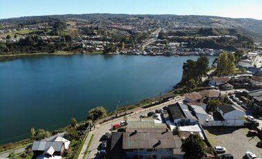 Imperdible Inversión en Castro: Casona de 19 Dormitorios frente a Mirador Chacabuco