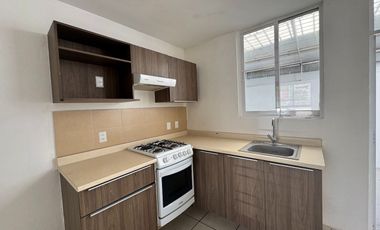 Casa en renta en Coto en Parques de Tesistan