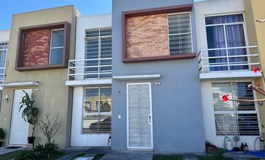 Casa en renta en Coto en Parques de Tesistan