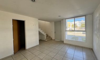 Casa en renta en Coto en Parques de Tesistan