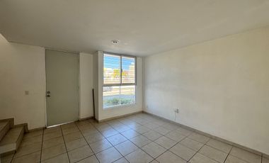 Casa en renta en Coto en Parques de Tesistan