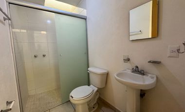 Casa en renta en Coto en Parques de Tesistan