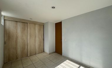 Casa en renta en Coto en Parques de Tesistan