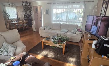 Se vende Hermosa Casa en Belloto Centro, Quilpué.