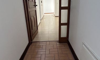 VENDO APARTAMENTO PARA REMODELAR A SU GUSTO EN EDIFICIO TORREON EN CABECERA DEL LLANO EN BUCARAMANGA