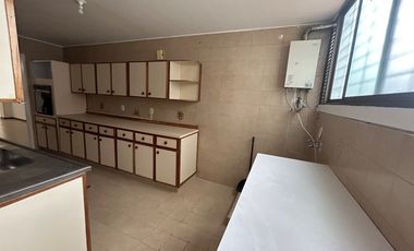 VENDO APARTAMENTO PARA REMODELAR A SU GUSTO EN EDIFICIO TORREON EN CABECERA DEL LLANO EN BUCARAMANGA