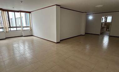 VENDO APARTAMENTO PARA REMODELAR A SU GUSTO EN EDIFICIO TORREON EN CABECERA DEL LLANO EN BUCARAMANGA