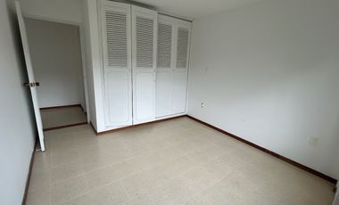 VENDO APARTAMENTO PARA REMODELAR A SU GUSTO EN EDIFICIO TORREON EN CABECERA DEL LLANO EN BUCARAMANGA