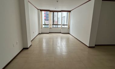 VENDO APARTAMENTO PARA REMODELAR A SU GUSTO EN EDIFICIO TORREON EN CABECERA DEL LLANO EN BUCARAMANGA