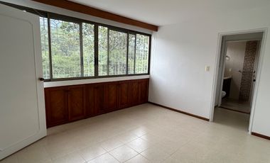 VENDO APARTAMENTO PARA REMODELAR A SU GUSTO EN EDIFICIO TORREON EN CABECERA DEL LLANO EN BUCARAMANGA