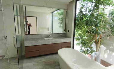 Dijual rumah mewah Full Furnished baru di Telaga Bodas Gajahmungkur