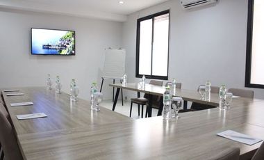 Jual Azka Hotel Managed by Salak Hospitality (Hotel Berbintang) Matraman 655m 5 lantai (47 kamar), hotel bagus harga nego