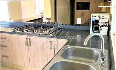 CASA EN RENTA, LOMAS DE GRAN JARDÍN. León,Gto; AMUEBLADA, EQUIPADA, 3 REC. CON BAÑO 3 AUTOS