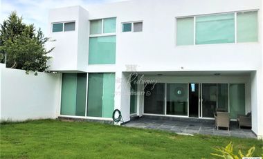 CASA EN RENTA, LOMAS DE GRAN JARDÍN. León,Gto; AMUEBLADA, EQUIPADA, 3 REC. CON BAÑO 3 AUTOS