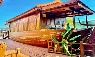 Traditional Thai-style house for rent by the Chao Phraya River, Mueang District, Ayutthaya.
