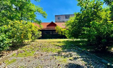 Traditional Thai-style house for rent by the Chao Phraya River, Mueang District, Ayutthaya.