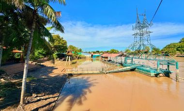 Traditional Thai-style house for rent by the Chao Phraya River, Mueang District, Ayutthaya.
