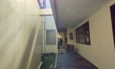 Rumah Besar & Luas 2 Lantai di Mampang Prapatan, Jakarta Selatan