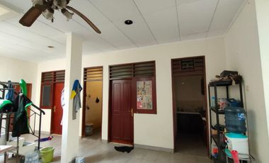 Rumah Besar & Luas 2 Lantai di Mampang Prapatan, Jakarta Selatan