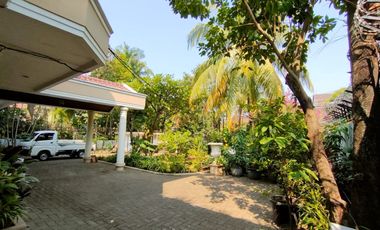 Rumah Besar & Luas 2 Lantai di Mampang Prapatan, Jakarta Selatan