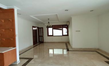Rumah Besar & Luas 2 Lantai di Mampang Prapatan, Jakarta Selatan