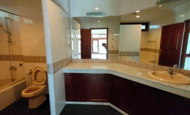 Rumah Besar & Luas 2 Lantai di Mampang Prapatan, Jakarta Selatan