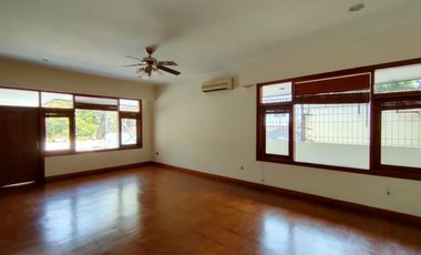 Rumah Besar & Luas 2 Lantai di Mampang Prapatan, Jakarta Selatan