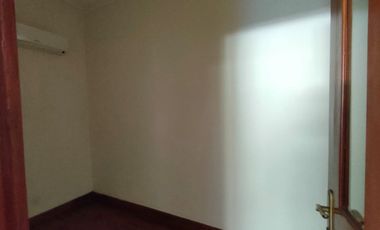 Rumah Besar & Luas 2 Lantai di Mampang Prapatan, Jakarta Selatan