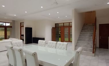 Rumah Mewah dengan Lokasi Premium di Jervois Park, TB Simatupang Jakarta Selatan